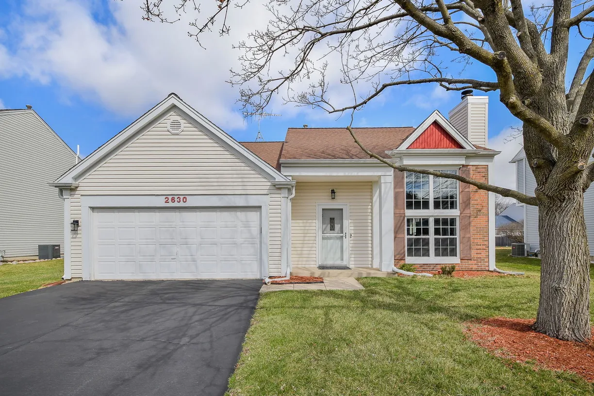 Chicago Real Estate | View 2630 Lindrick Lane | 3 Beds, 2 Baths