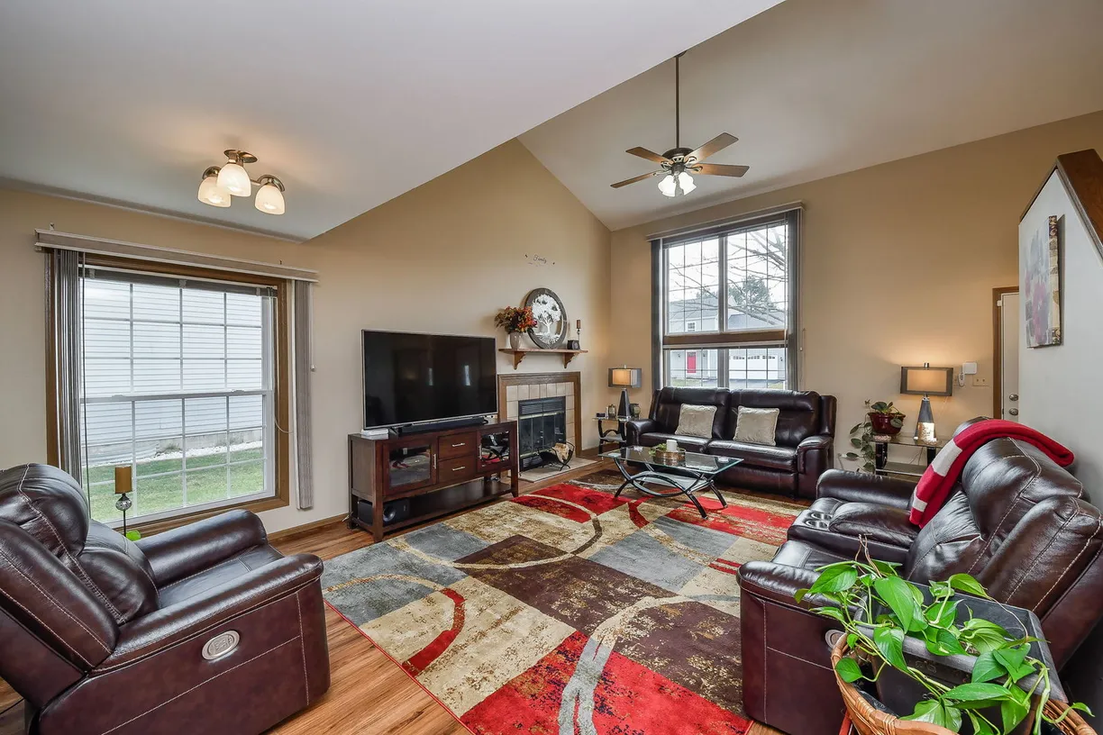 Chicago Real Estate | View 2630 Lindrick Lane | Listing