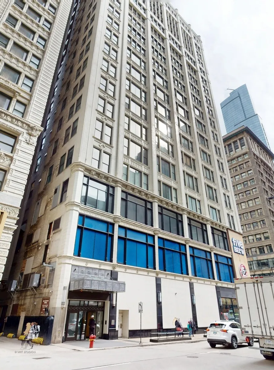 Chicago Real Estate | View 8 W Monroe Street, 1507 | 2 Beds, 2 Baths