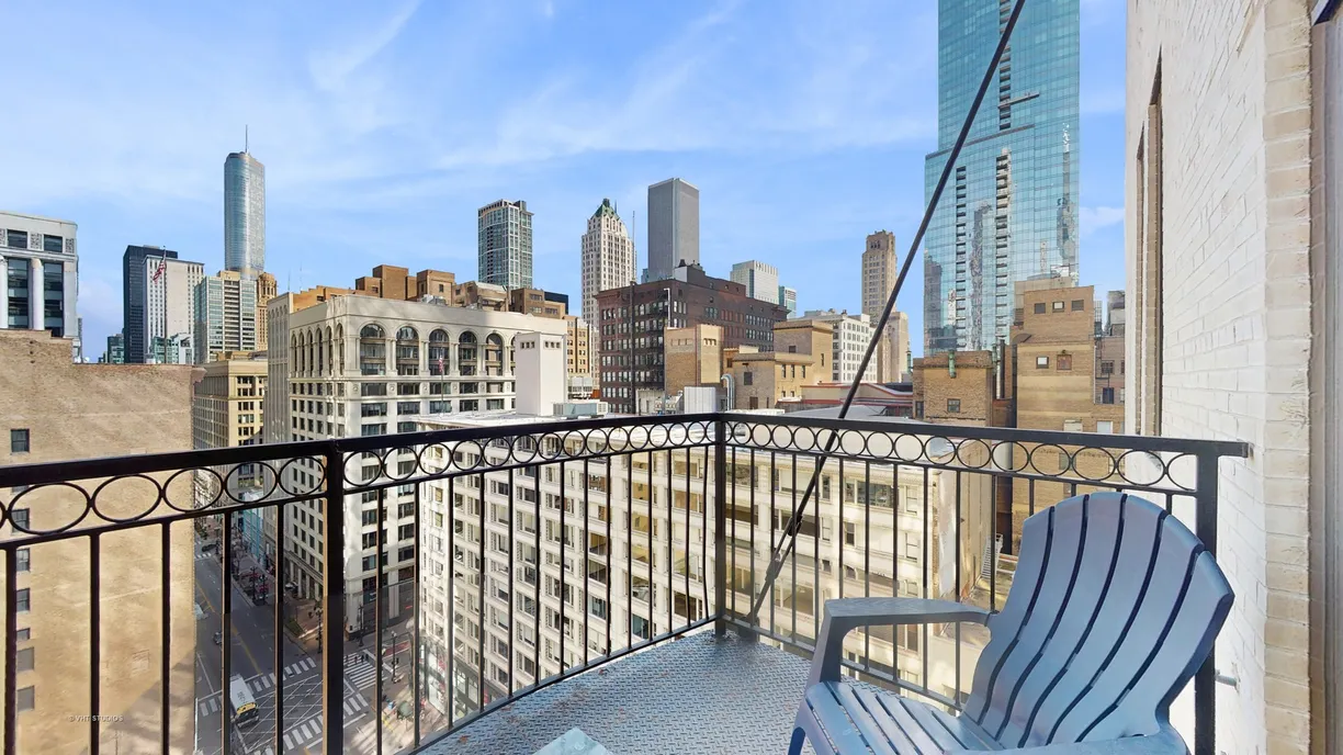 Chicago Real Estate | View 8 W Monroe Street, 1507 | Listing