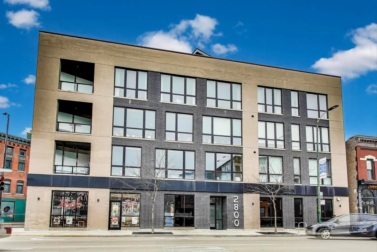 Chicago Real Estate | View 2800 N LINCOLN Avenue, 2S | 3 Beds, 2 Baths