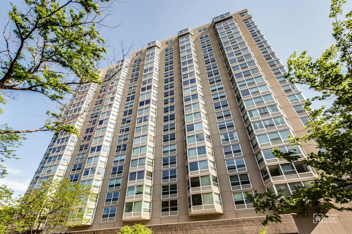 Chicago Real Estate | View 720 W Gordon Terrace, 5F | 1 Bed, 1 Bath