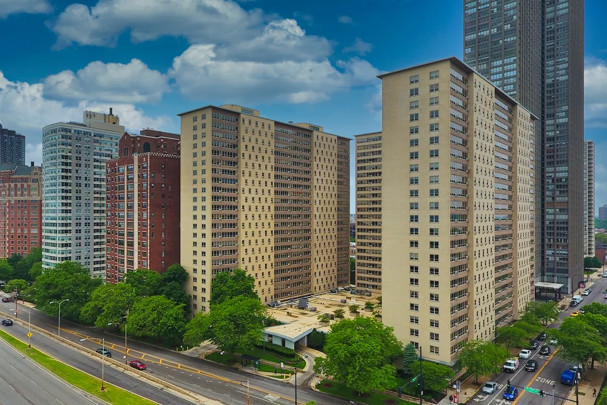 Chicago Real Estate | View 3950 N Lake Shore Drive, 2123 | 2 Beds, 1 Bath
