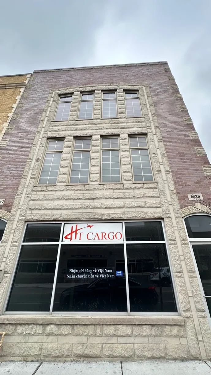 Chicago Real Estate | View 5439 N Lincoln Avenue, 1
