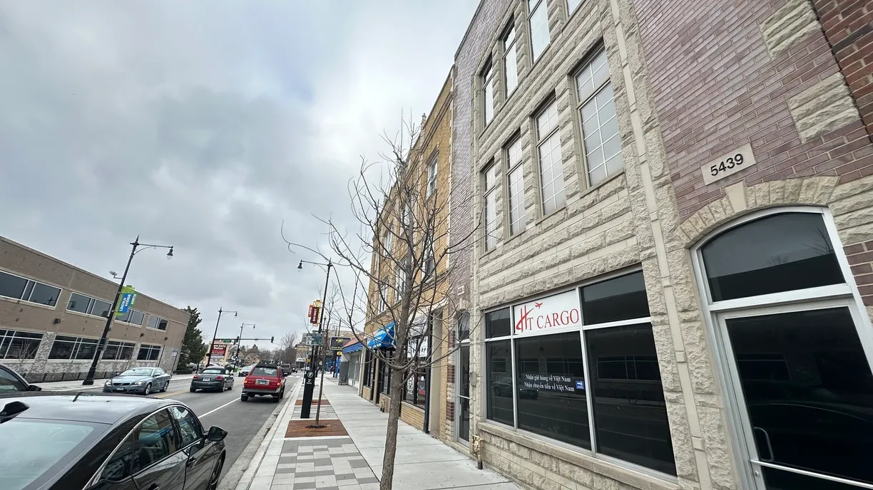 Chicago Real Estate | View 5439 N Lincoln Avenue, 1 | Listing