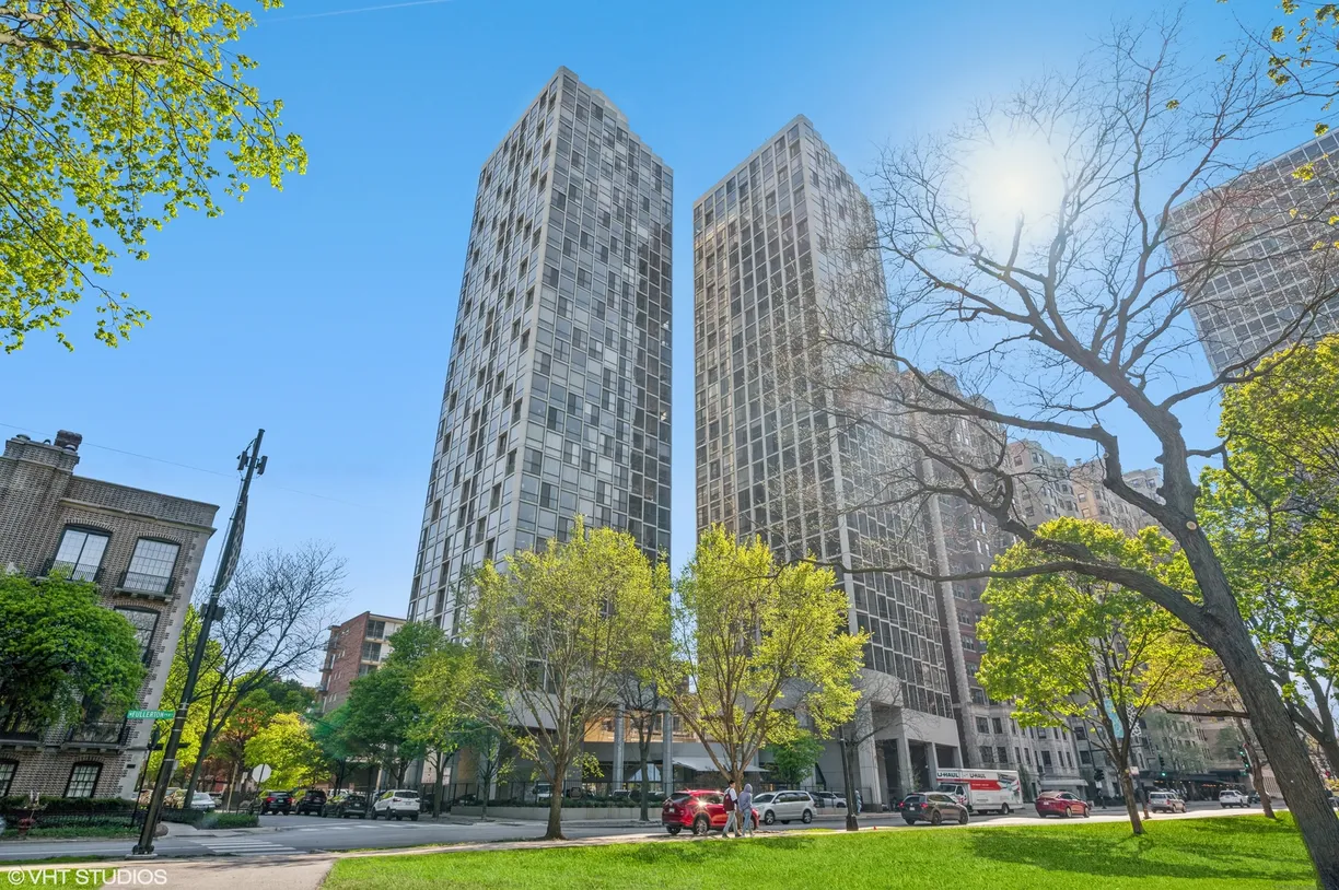 Chicago Real Estate | View 345 W Fullerton Parkway, 503 | 2 Beds, 2 Baths
