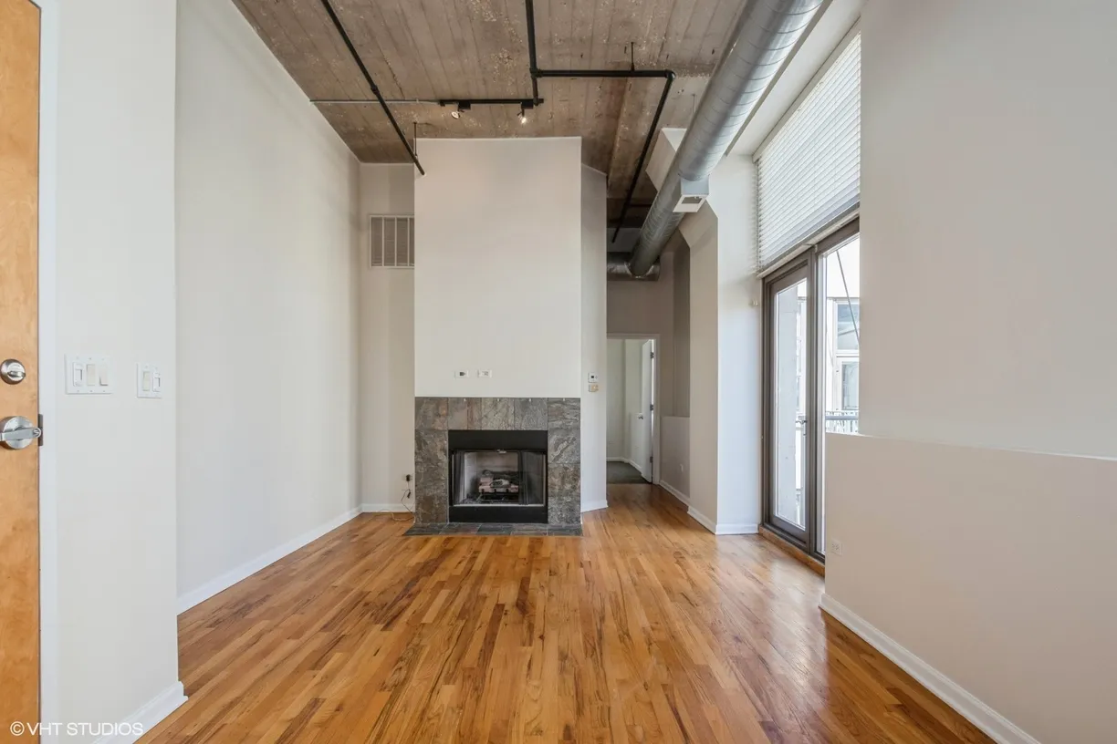 Chicago Real Estate | View 758 N Larrabee Street, 832 | Listing