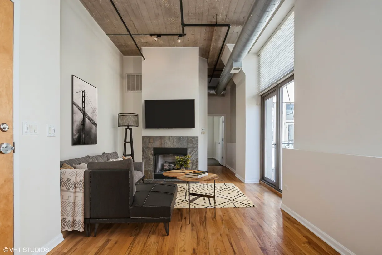 Chicago Real Estate | View 758 N Larrabee Street, 832 | Listing