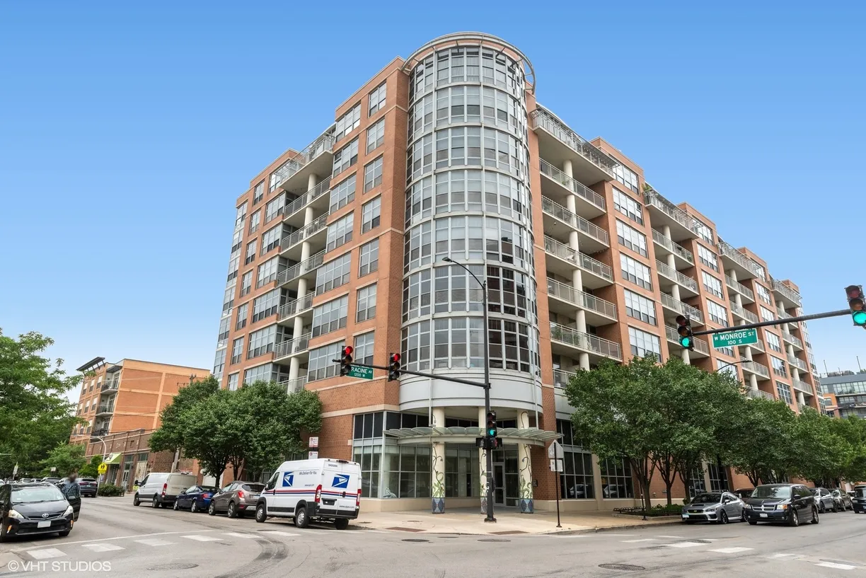 Chicago Real Estate | View 1200 W Monroe Street, 605 | 2 Beds, 2 Baths
