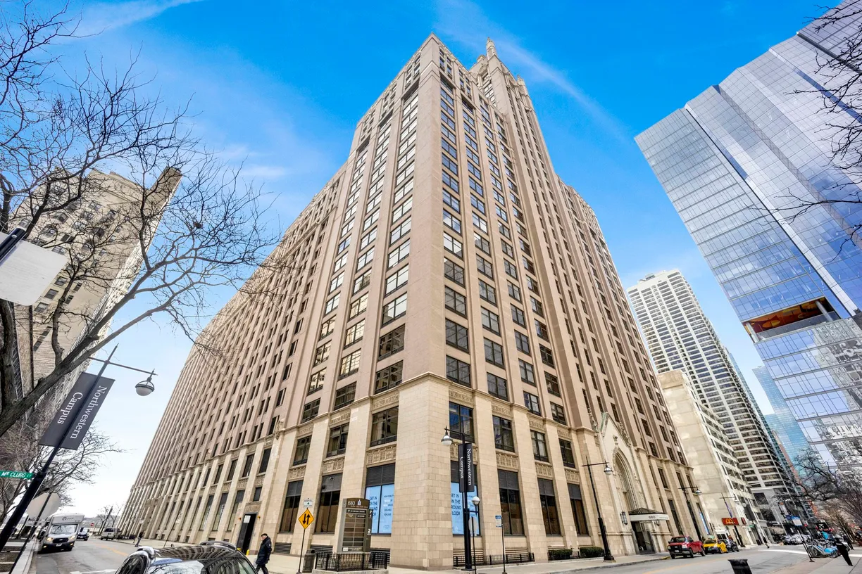Chicago Real Estate | View 680 N Lake Shore Drive, 518 | 2 Beds, 2 Baths