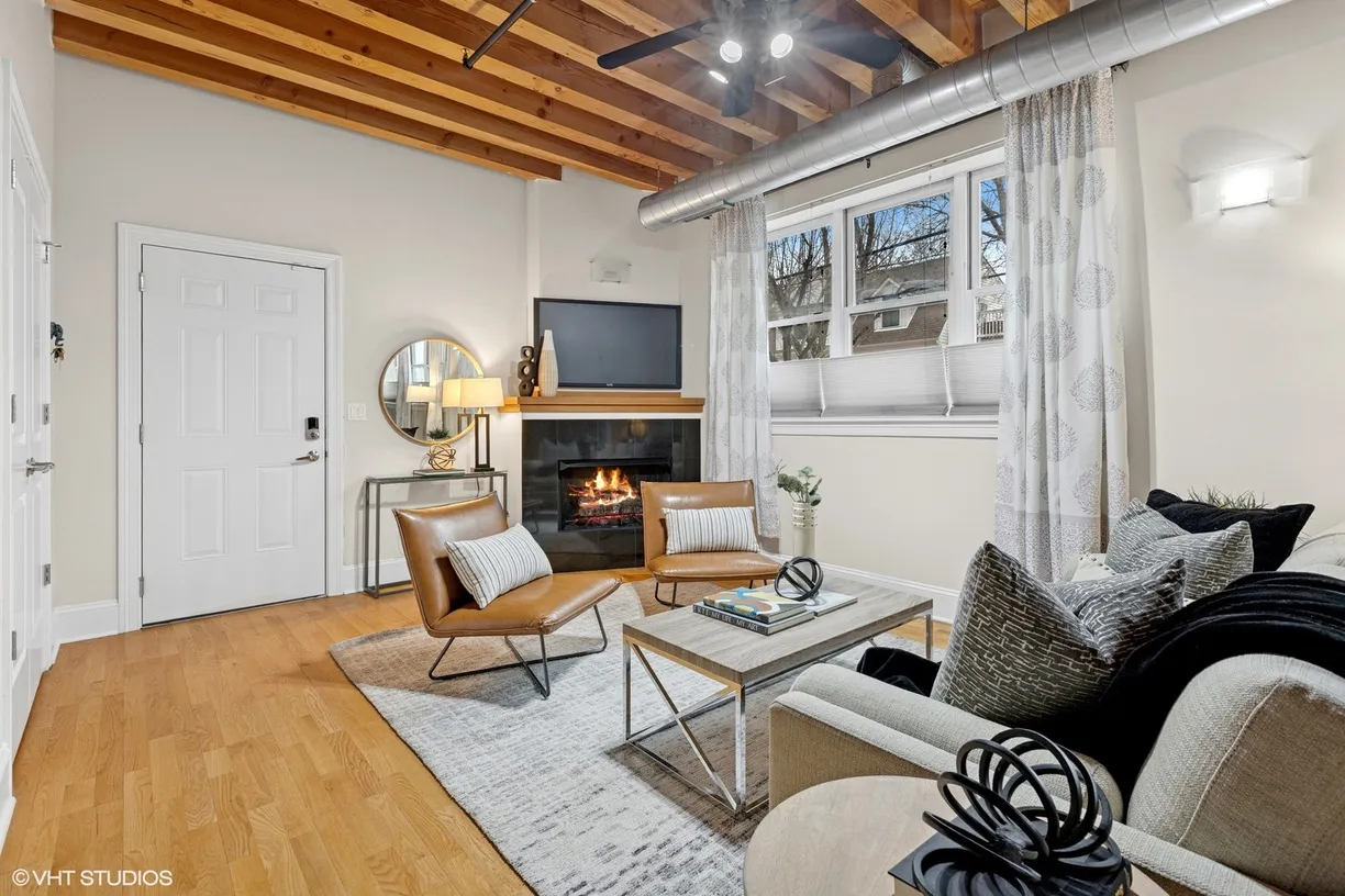 Chicago Real Estate | View 2310 W Nelson Street, 101 | Listing