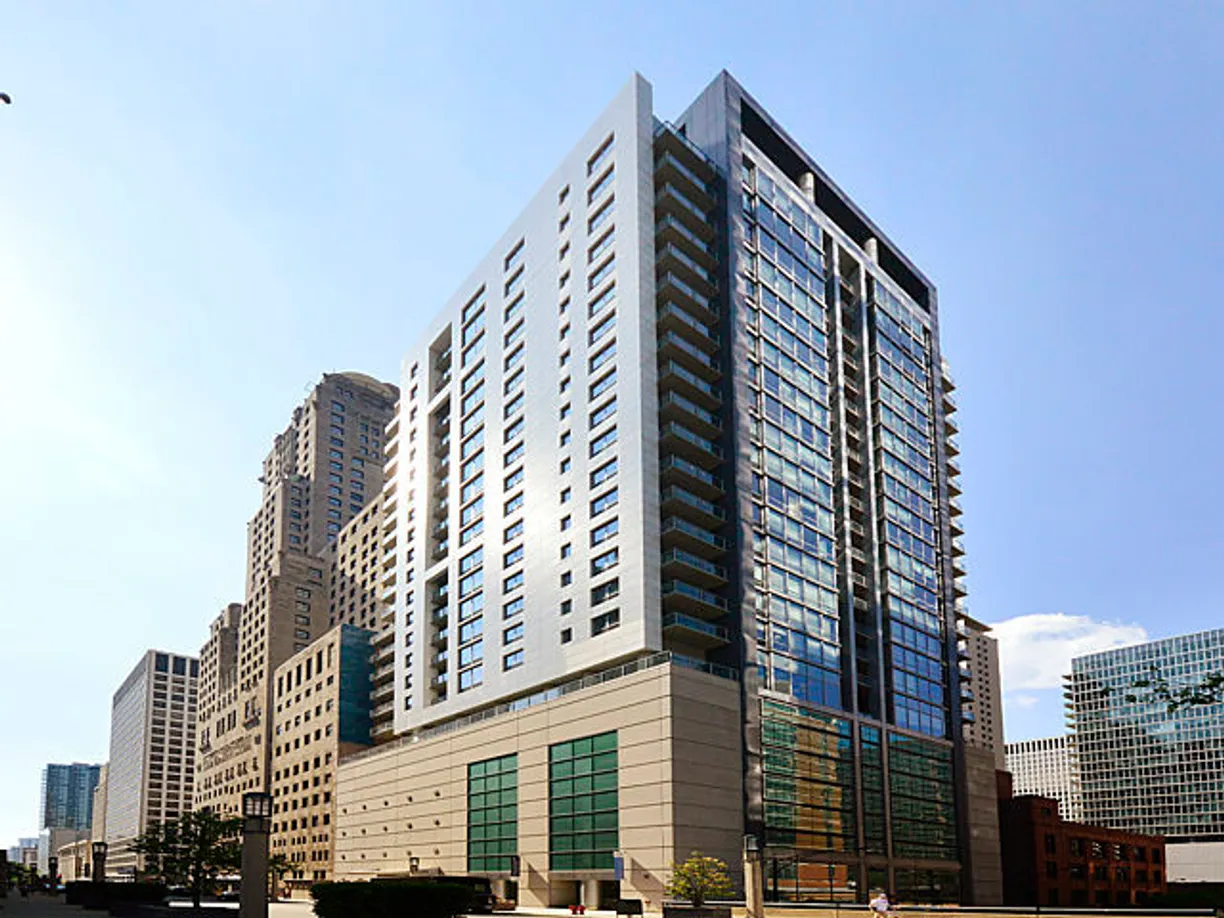 Chicago Real Estate | View 160 E Illinois Street, 1605 | 1 Bed, 1 Bath