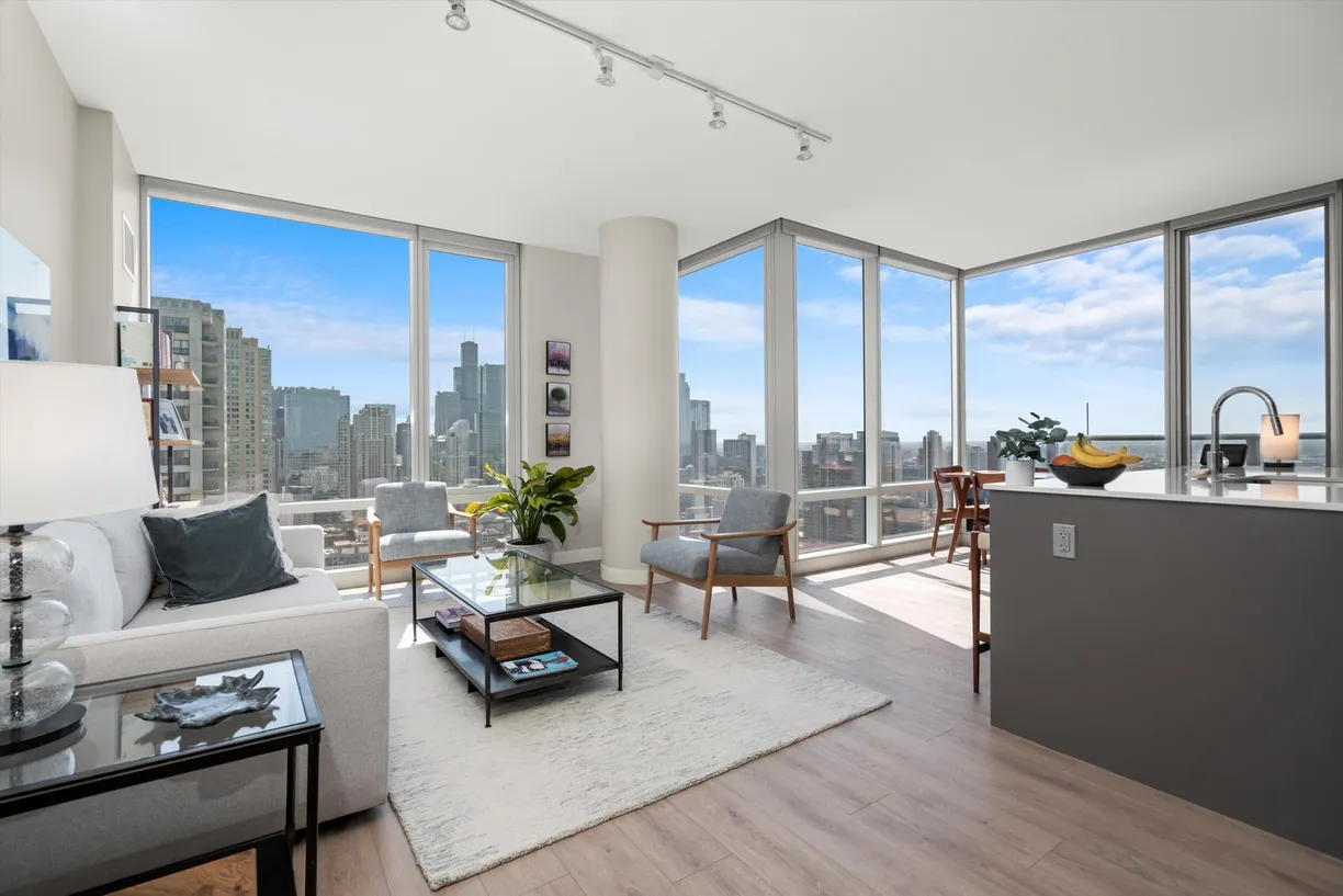 Chicago Real Estate | View 23 W Chicago Avenue, 3609 | 2 Beds, 2 Baths