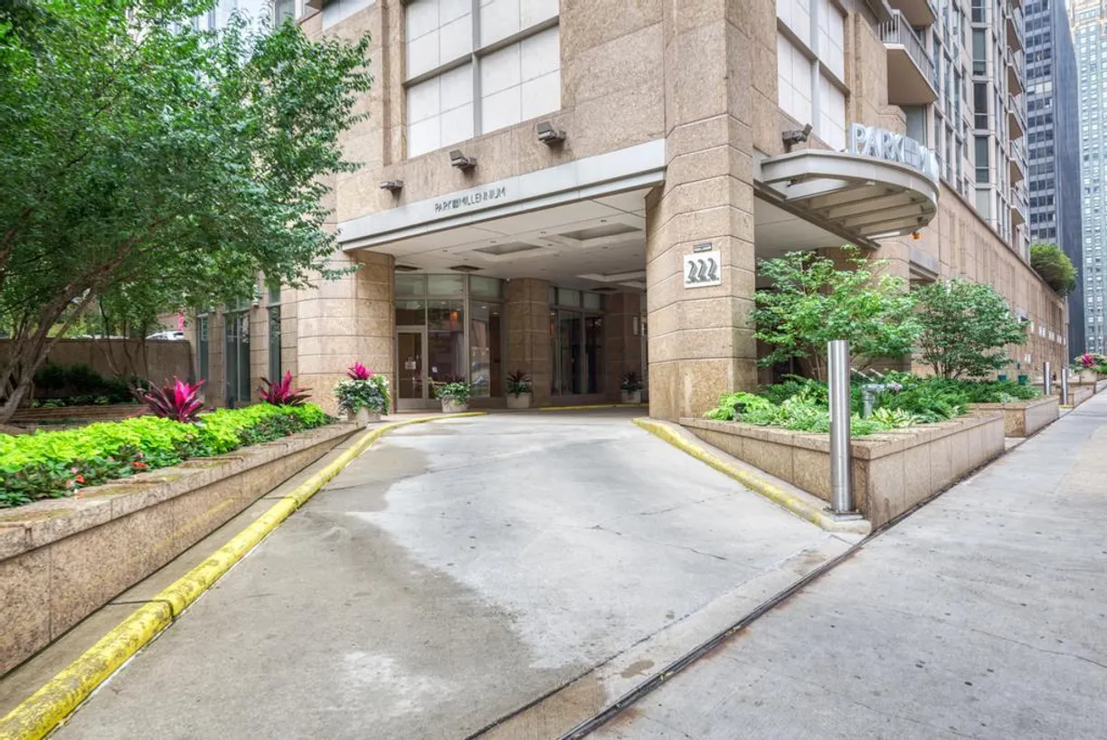 Chicago Real Estate | View 222 N Columbus Drive, 606 | Listing