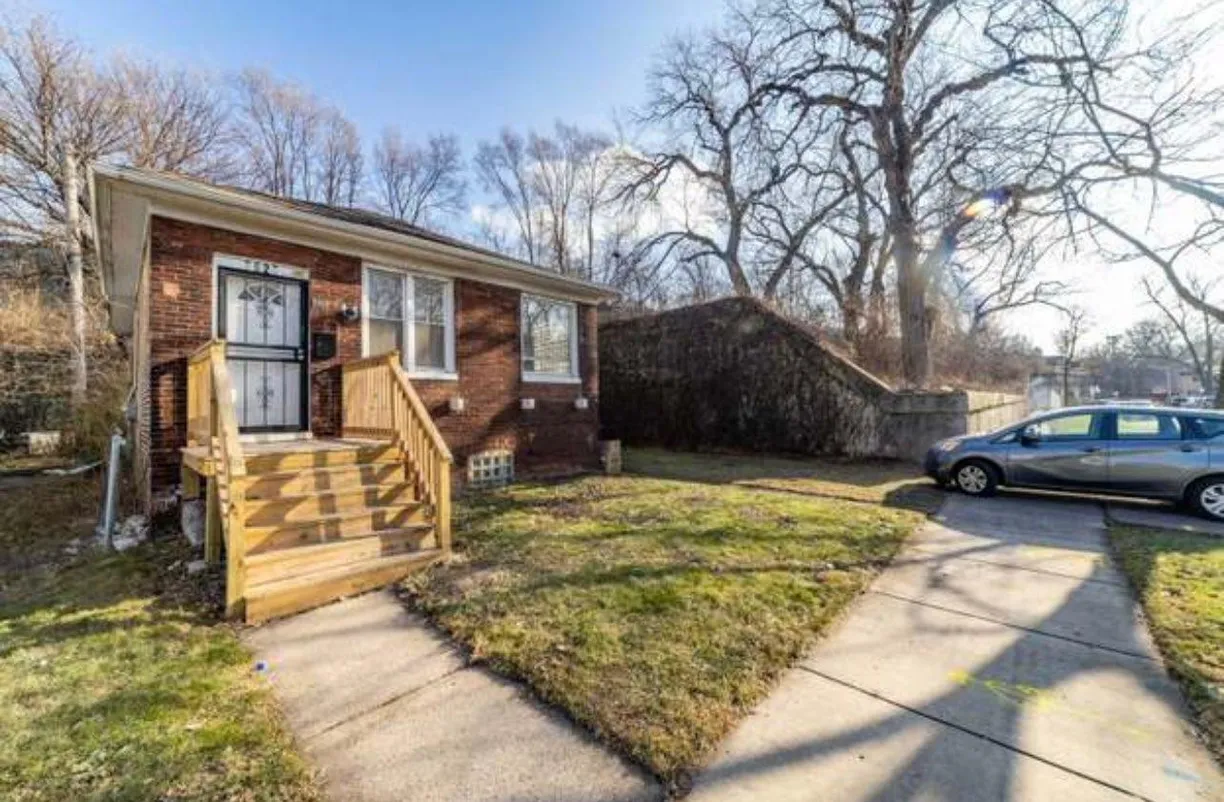 Chicago Real Estate | View 7925 S Lowe Avenue | 3 Beds, 1 Bath