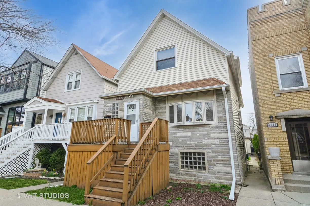 Chicago Real Estate | View 3721 N Whipple Street | 3 Beds, 3 Baths