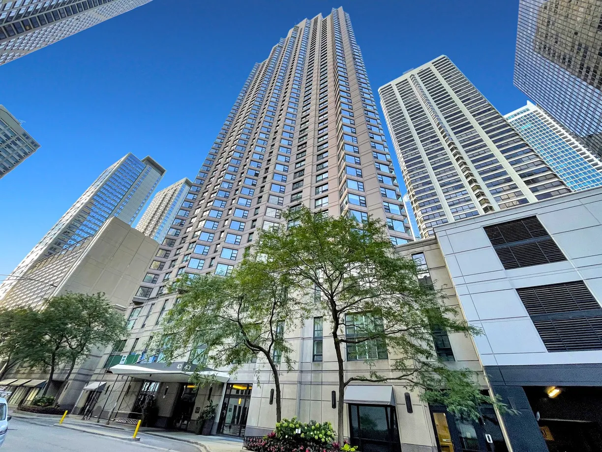 Chicago Real Estate | View 401 E ONTARIO Street, 1904 | 1 Bed, 1 Bath
