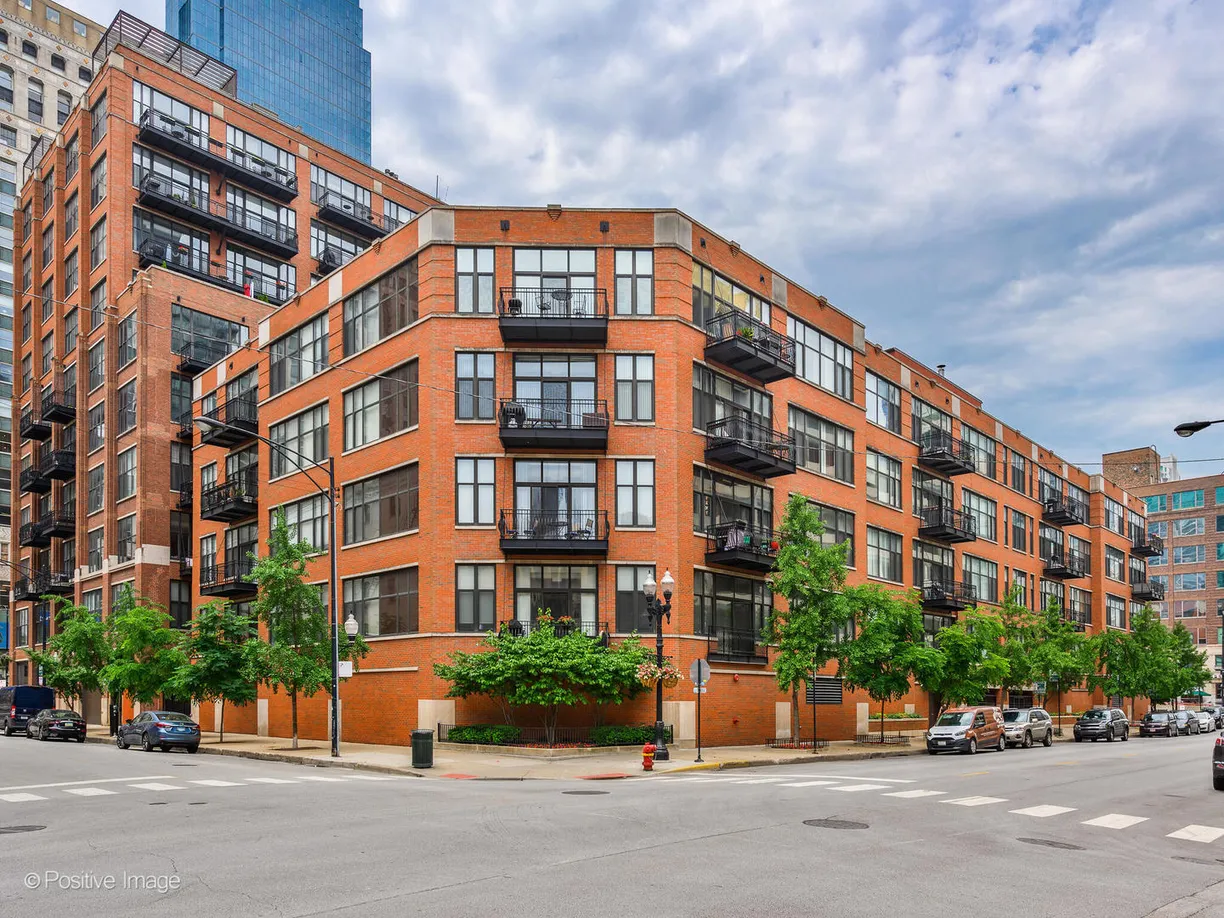 Chicago Real Estate | View 333 W Hubbard Street, 1006 | 3 Beds, 4 Baths