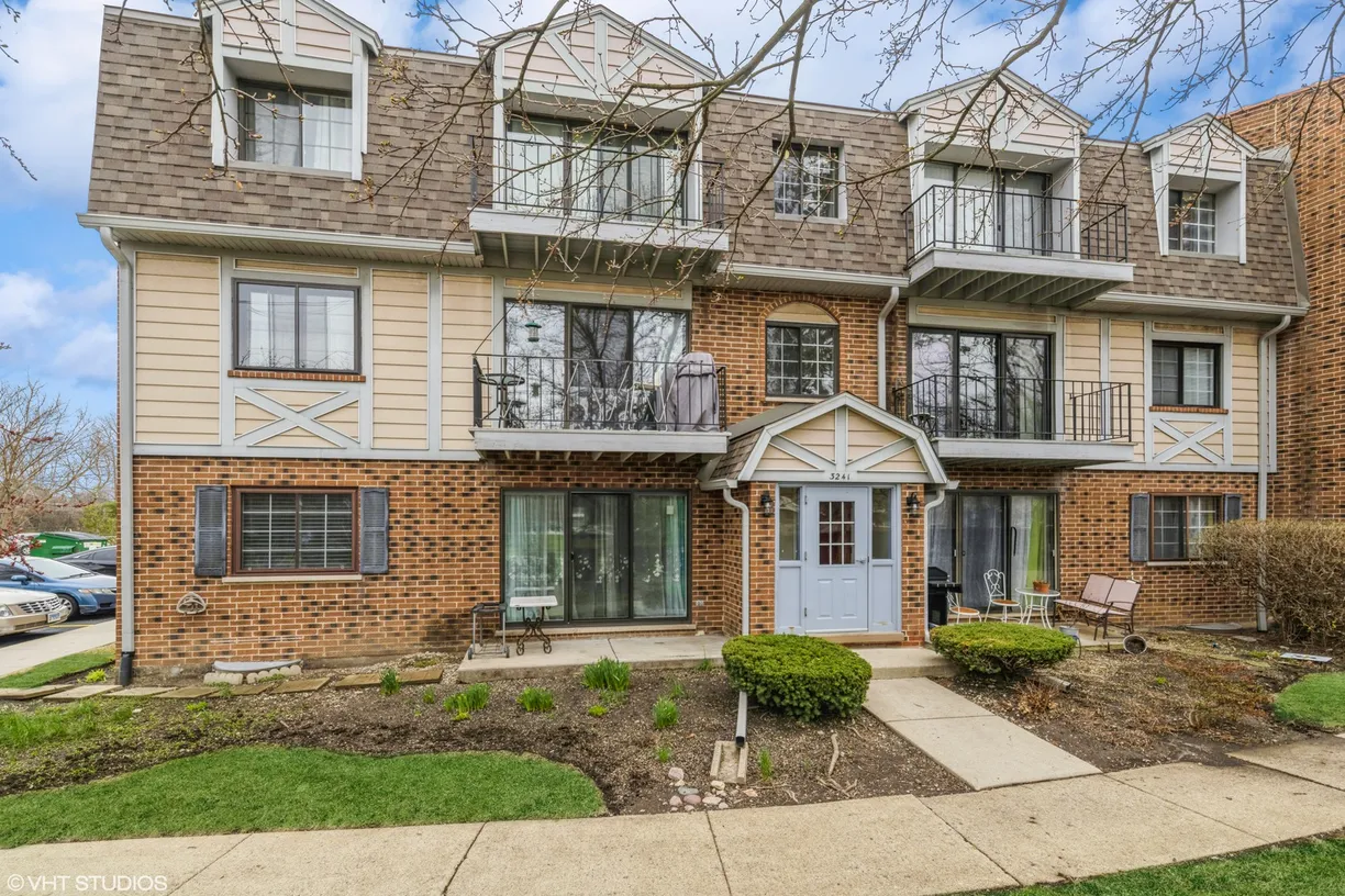 Chicago Real Estate | View 3241 Milwaukee Avenue, 1D | 2 Beds, 1 Bath