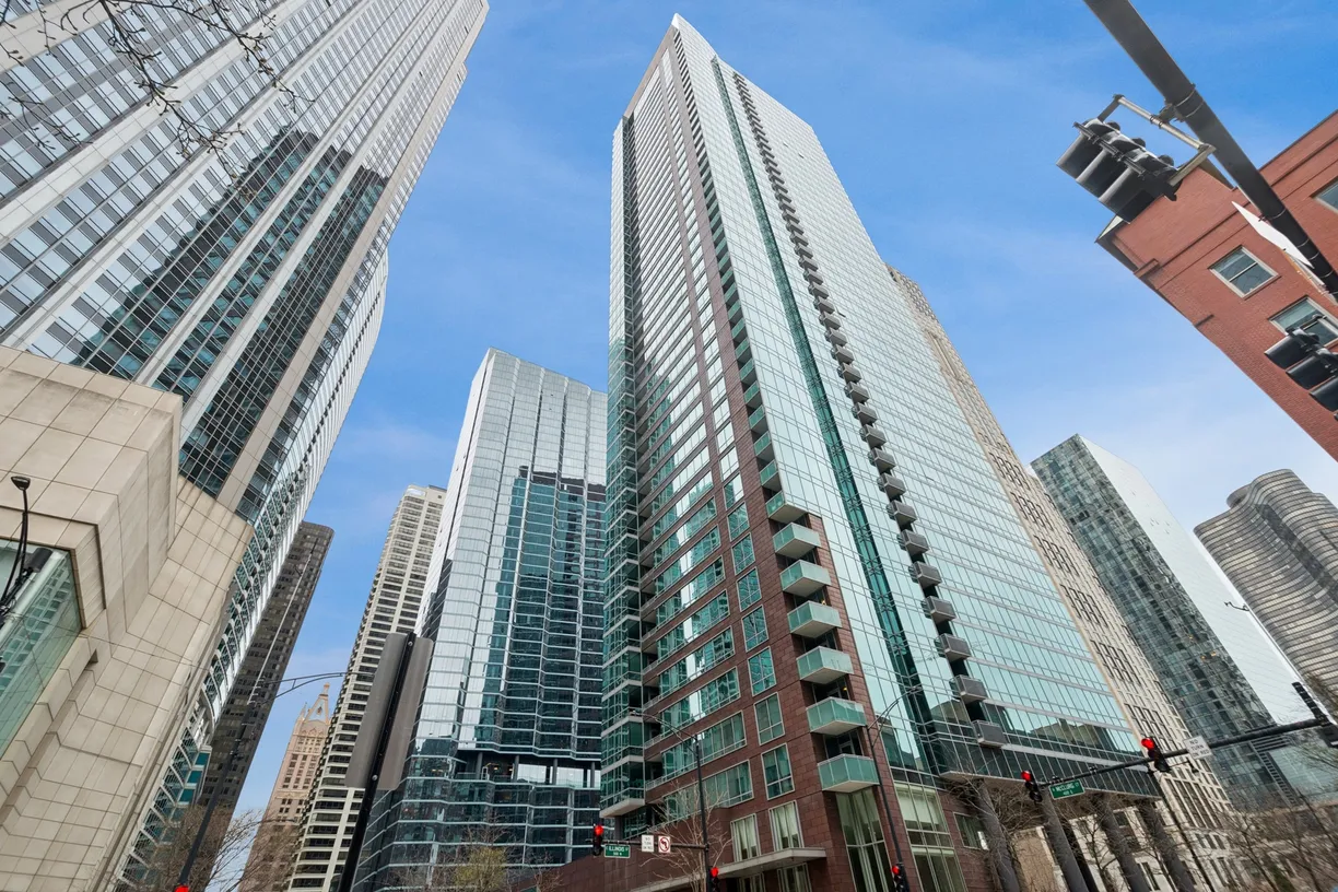 Chicago Real Estate | View 505 N Mcclurg Court, 2806 | 1 Bed, 1 Bath