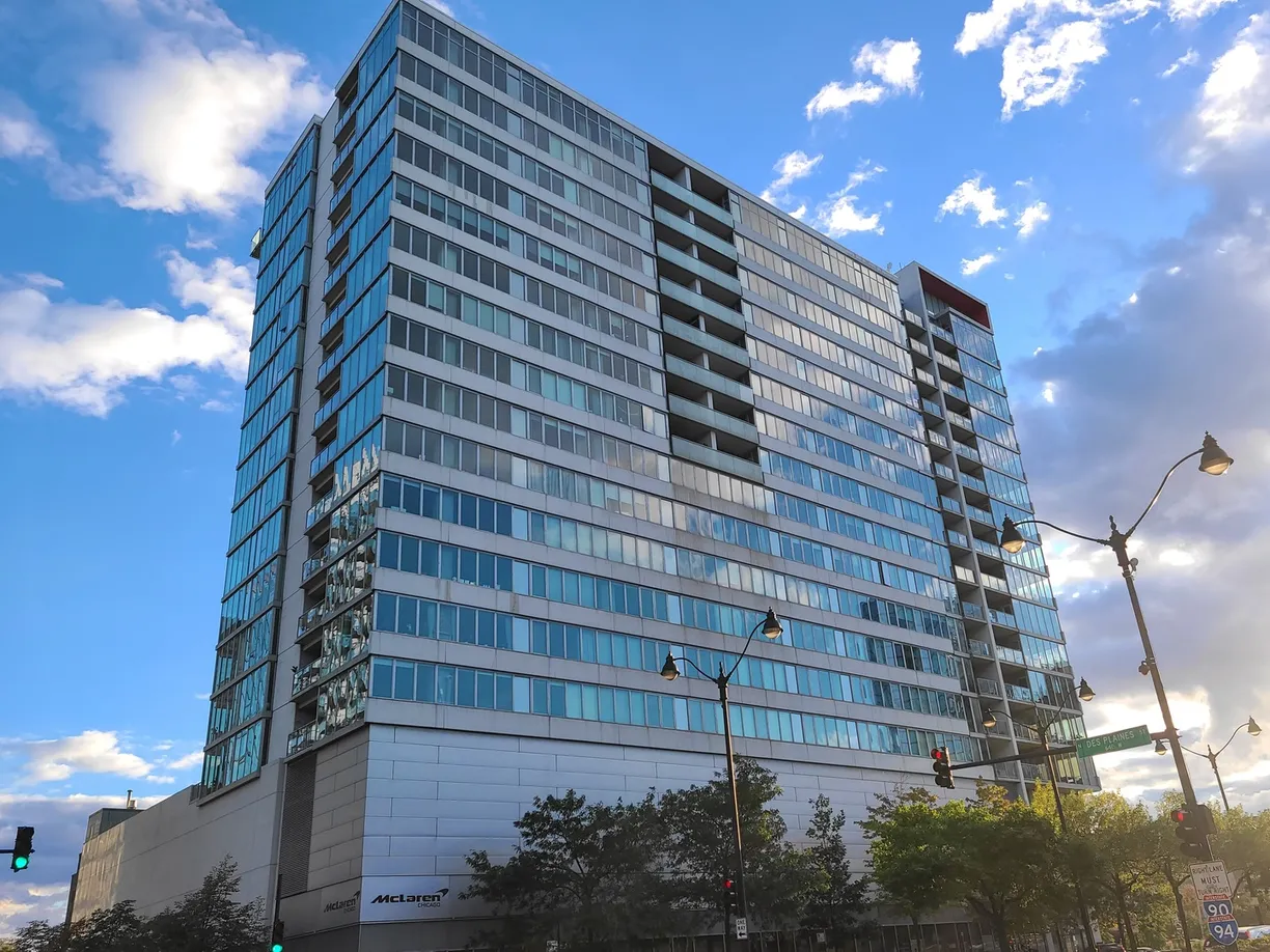 Chicago Real Estate | View 659 W Randolph Street, 1714 | 2 Beds, 2 Baths