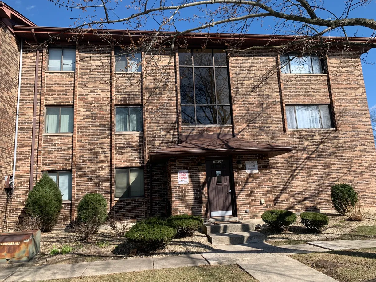 Chicago Real Estate | View , 3 | 2 Beds, 1 Bath