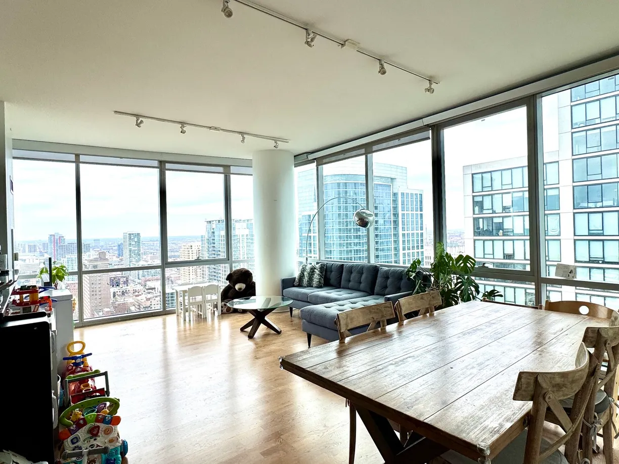 Chicago Real Estate | View 1201 S Prairie Avenue, 3206 | Listing