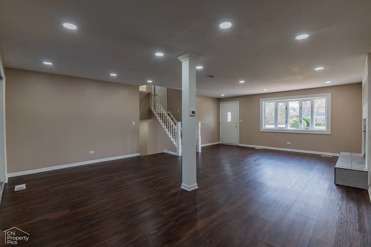 Chicago Real Estate | View 1424 W Wise Road | Listing