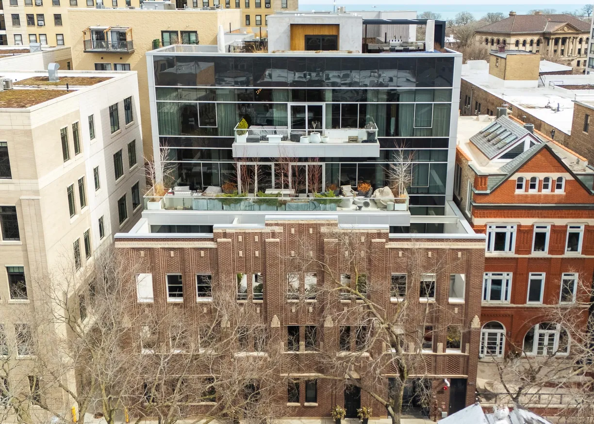 Chicago Real Estate | View 2035 N Orleans Street, 2N | 3 Beds, 3 Baths