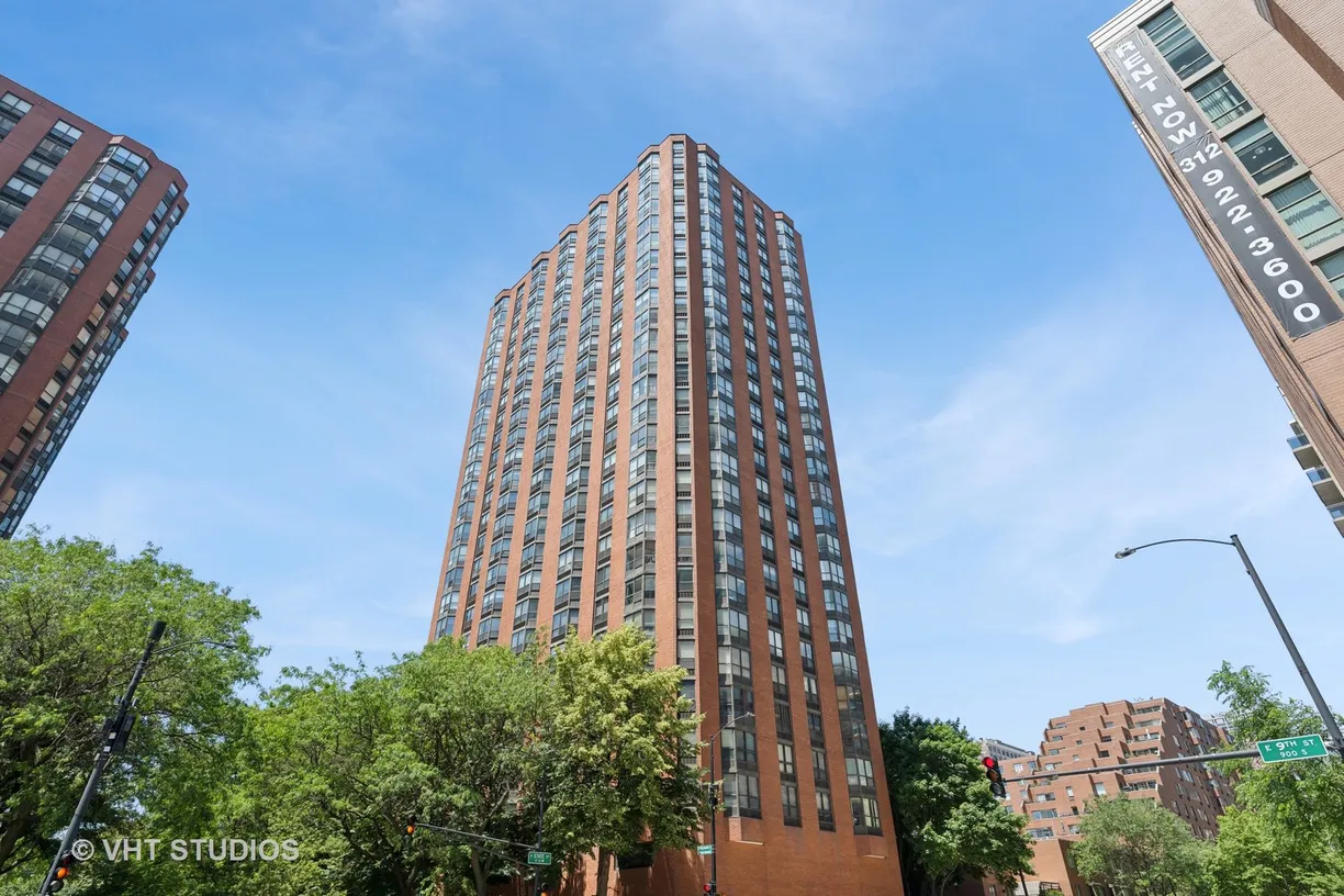Chicago Real Estate | View 899 S PLYMOUTH Court, 1408 | 1 Bed, 1 Bath