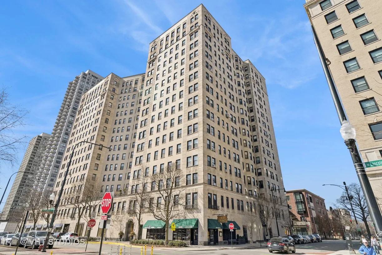 Chicago Real Estate | View 2000 N LINCOLN PARK WEST Parkway, 314 | 1 Bed, 1 Bath