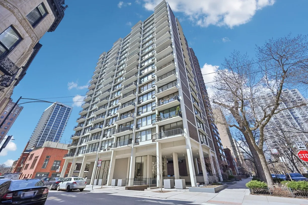 Chicago Real Estate | View 1400 N State Parkway, 10C | 1 Bed, 1 Bath