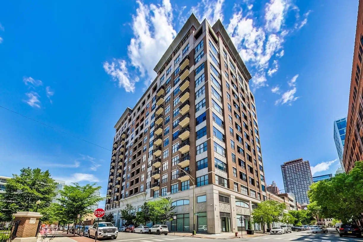 Chicago Real Estate | View 849 N FRANKLIN Street, 417 | 2 Beds, 2 Baths