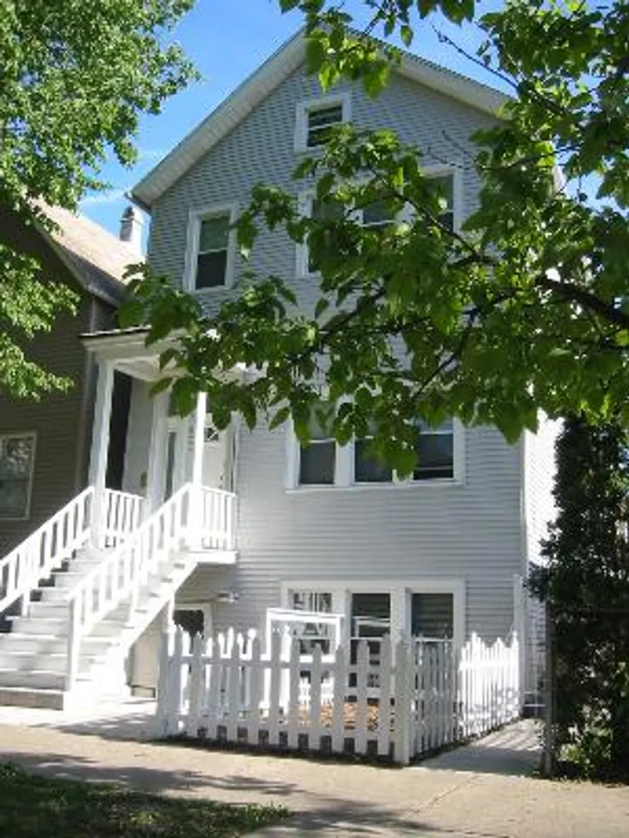 Chicago Real Estate | View 2437 W Moffat Street, 2 | 1 Bed, 1 Bath