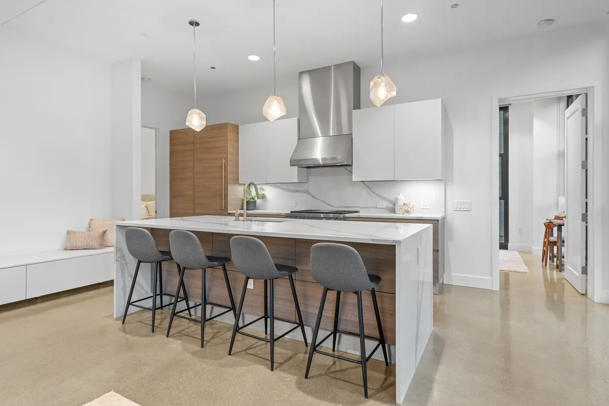 Chicago Real Estate | View 900 W Washington Boulevard, 402 | Listing