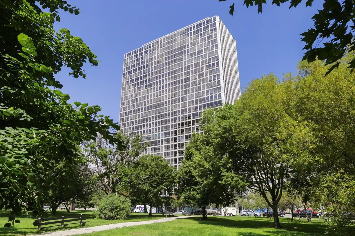 Chicago Real Estate | View 330 W Diversey Parkway, 1407-09 | 3 Beds, 3 Baths