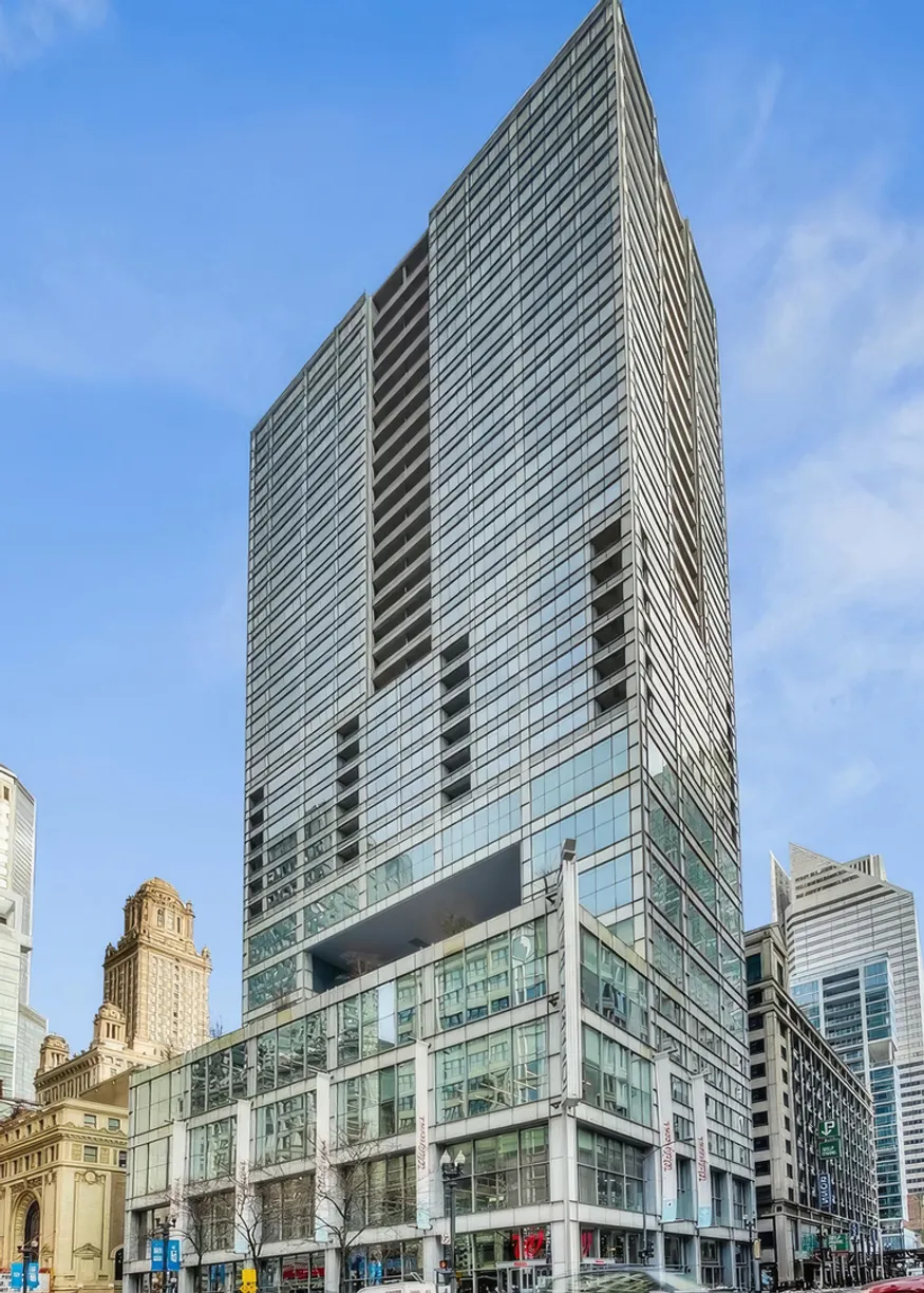 Chicago Real Estate | View 8 E RANDOLPH Street, 2405 | 2 Beds, 2 Baths