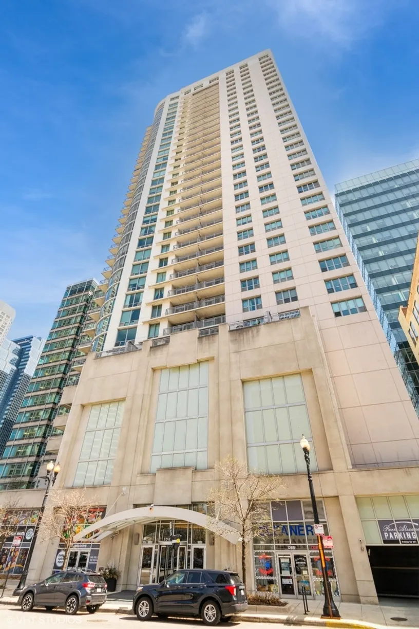 Chicago Real Estate | View 125 S Jefferson Street, 1103 | Listing