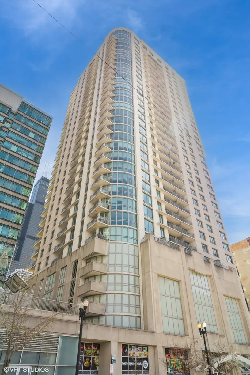 Chicago Real Estate | View 125 S Jefferson Street, 1103 | 1 Bed, 1 Bath