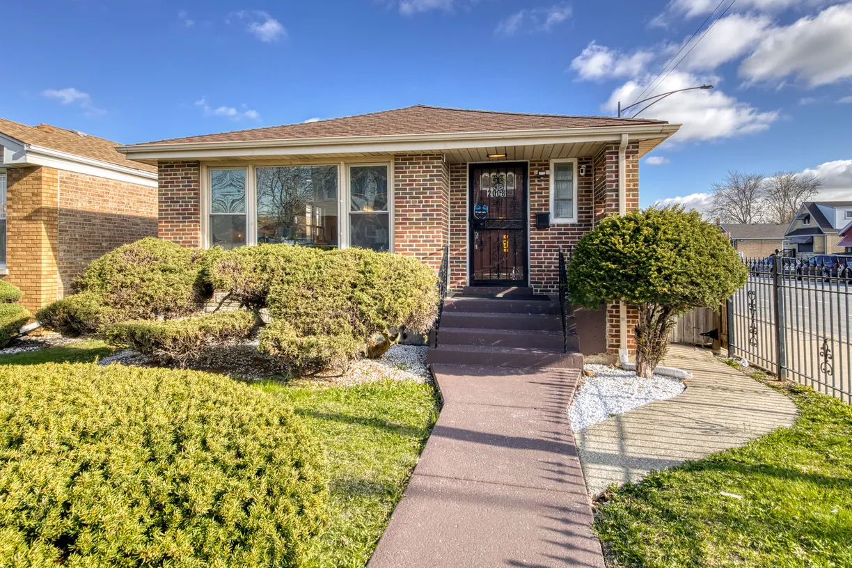 Chicago Real Estate | View 2000 W 80th Street | 4 Beds, 2 Baths