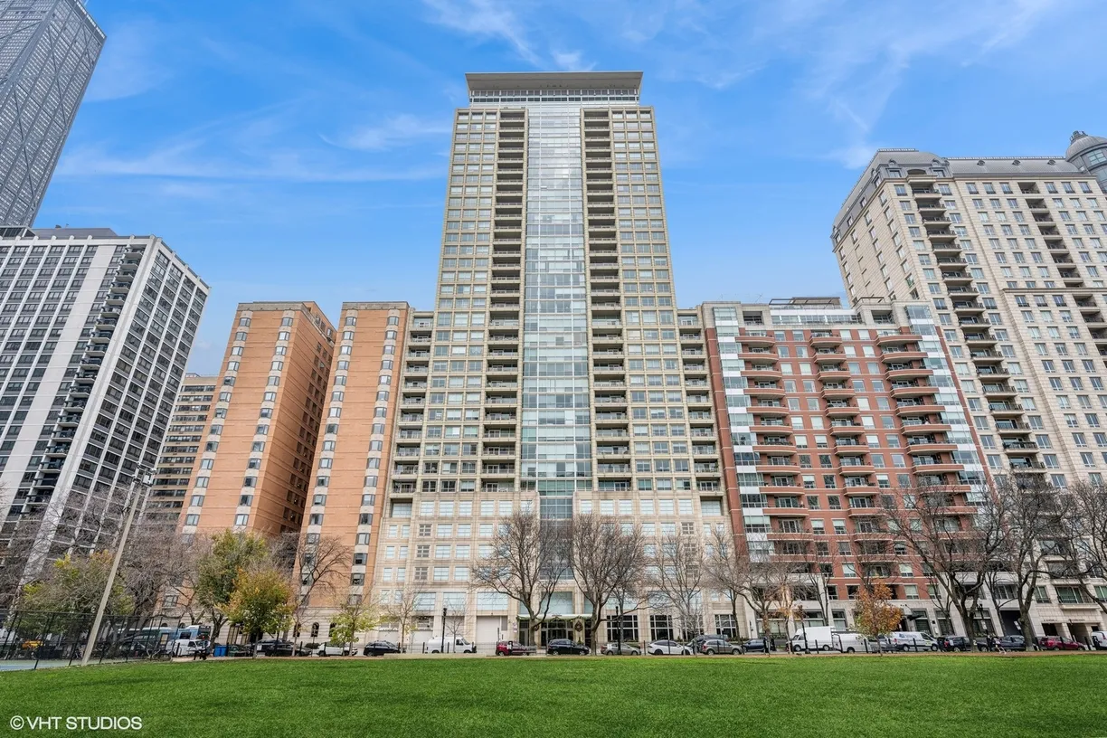 Chicago Real Estate | View 250 E Pearson Street, 1601 | 2 Beds, 2 Baths