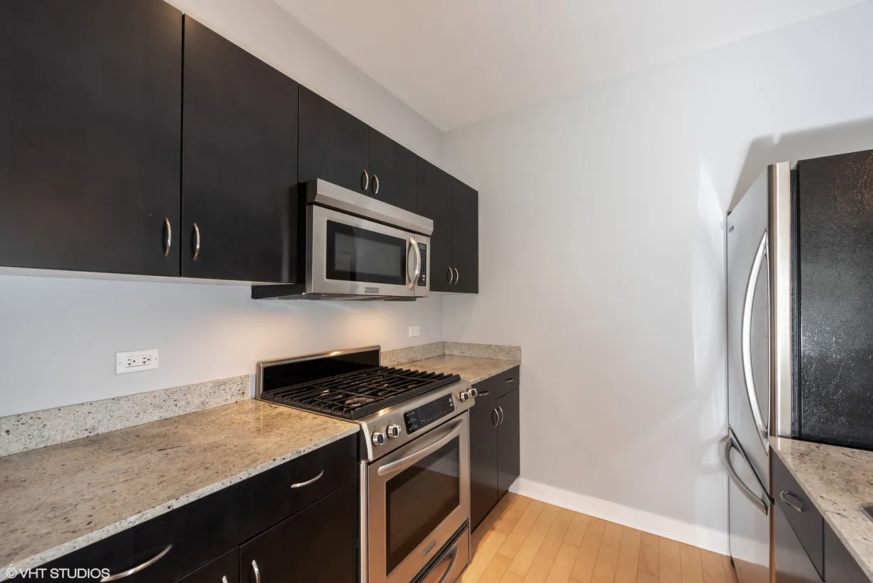 Chicago Real Estate | View 8 E RANDOLPH Street, 1607 | Listing