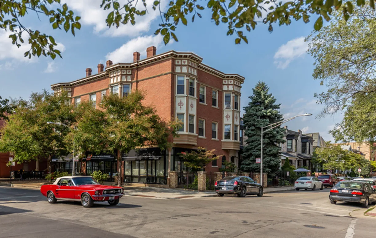 Chicago Real Estate | View 3800 N Wilton Avenue, 2N | 2 Beds, 1 Bath