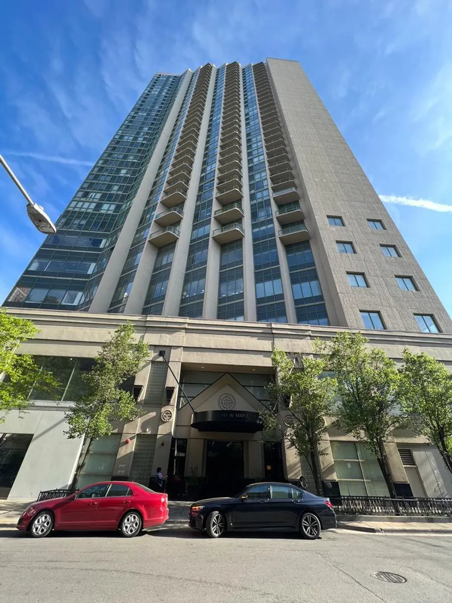 Chicago Real Estate | View 111 W MAPLE Street, 3104 | 2 Beds, 2 Baths