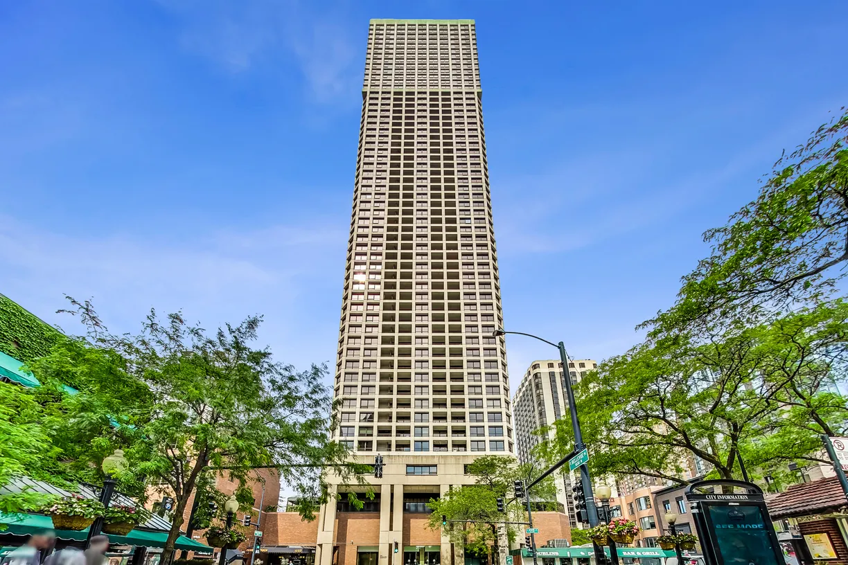 Chicago Real Estate | View 1030 N State Street, 2E | 2 Beds, 2 Baths