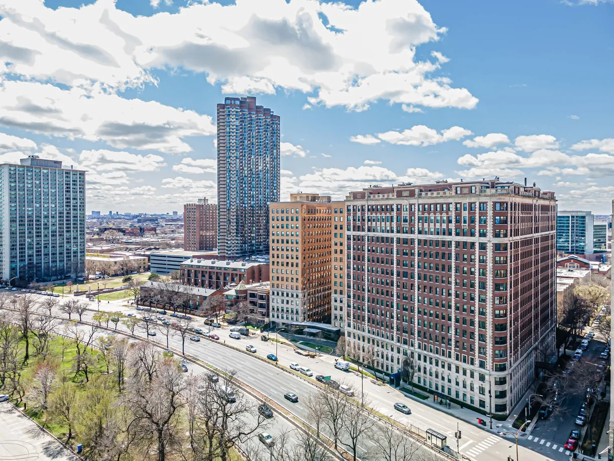 Chicago Real Estate | View 3750 N Lake Shore Drive, 2C | Listing