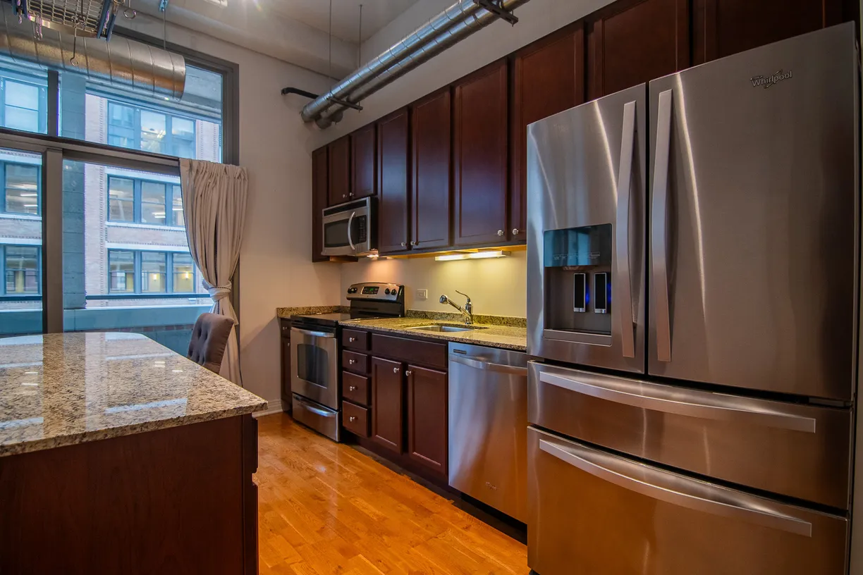 Chicago Real Estate | View 565 W Quincy Street, 510 | Listing