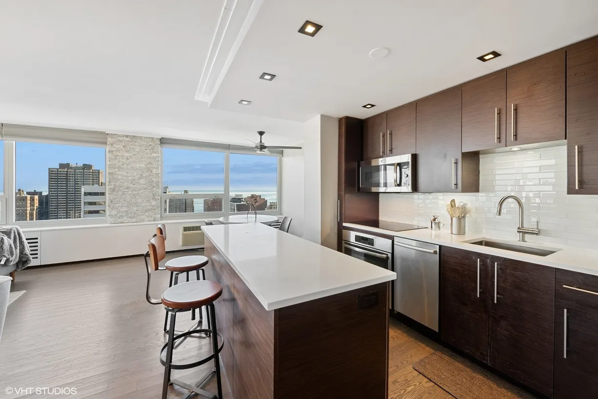Chicago Real Estate | View 88 W Schiller Street, 2801 | Listing