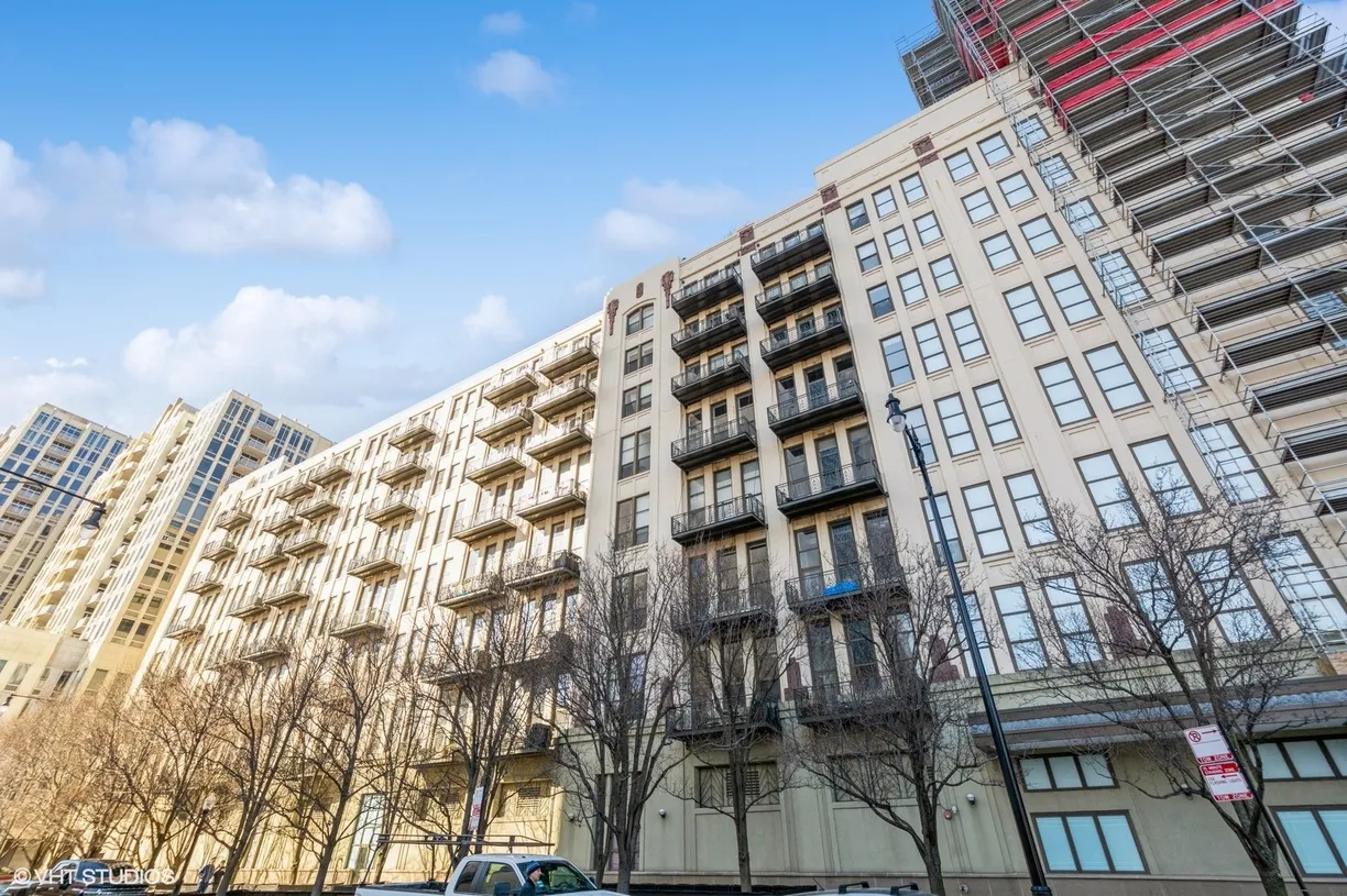 Chicago Real Estate | View 758 N Larrabee Street, 625 | 1 Bed, 1 Bath