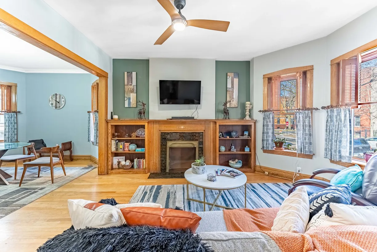 Chicago Real Estate | View 5448 N Glenwood Avenue | Listing
